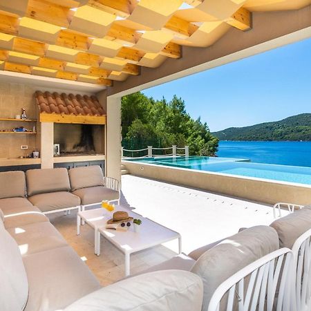 Beachfront Villa Brulupes In Secluded Bay Konstari Exterior foto