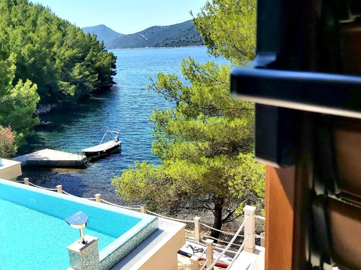 Beachfront Villa Brulupes In Secluded Bay Konstari Exterior foto